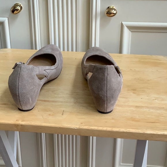 Shoes - Picture 3 of 5